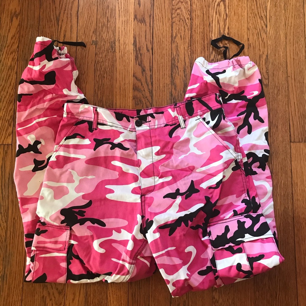 Authentic pink camo pants💕